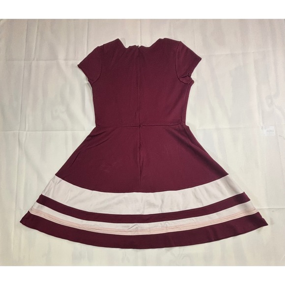 Fit and Flare Dress Striped Bottom Short Sleeve Casual Maroon‎ Women's Size M - Picture 1 of 4